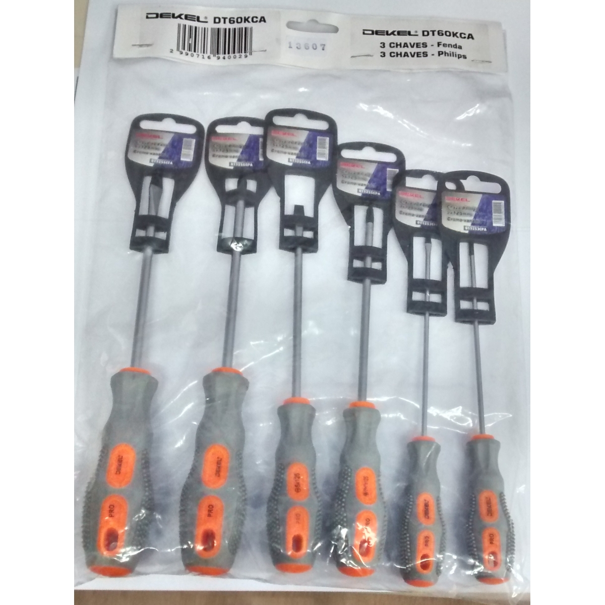 KIT DE FERRAMENTAS DT60KCA - 3 PHILIPS E 3 FENDAS